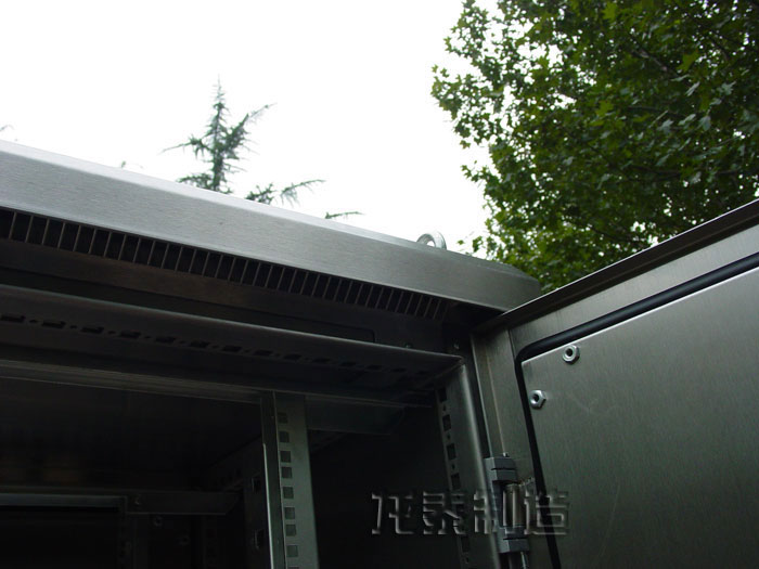 仿威圖保溫不銹鋼機柜與操作臺 工業(yè)控制設(shè)備的耐用之選